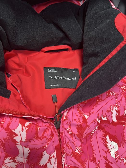 Peak Performance ( salomon burton ) сноубожіноча лижна пухова куртка М