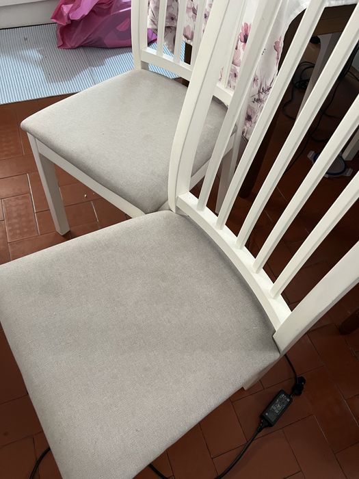 8 Cadeiras de mesa de sala ou cozinha