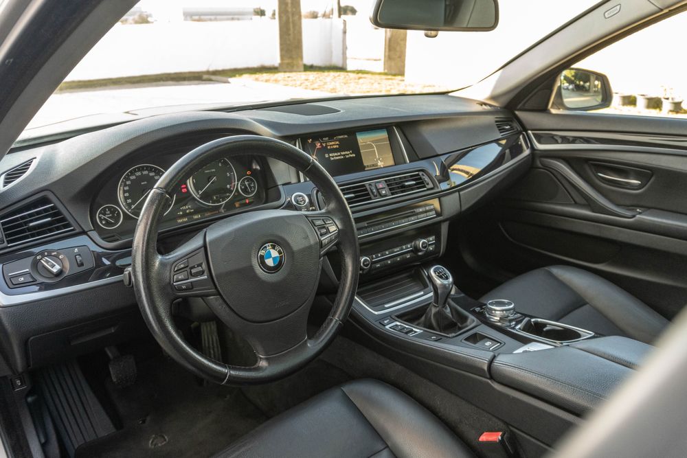 BMW 520D Touring Luxury Line (financiamento disponível)