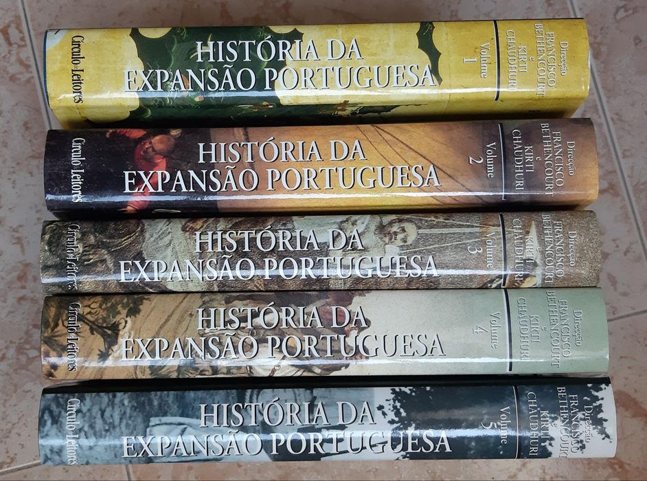 COLEÇÃO  DE 5 VOLUMES. Praticamente em estado novo