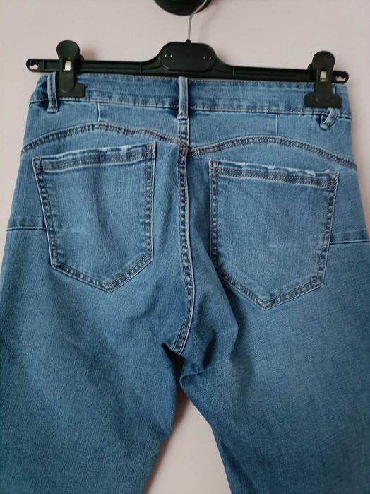 Jeans push up lefties