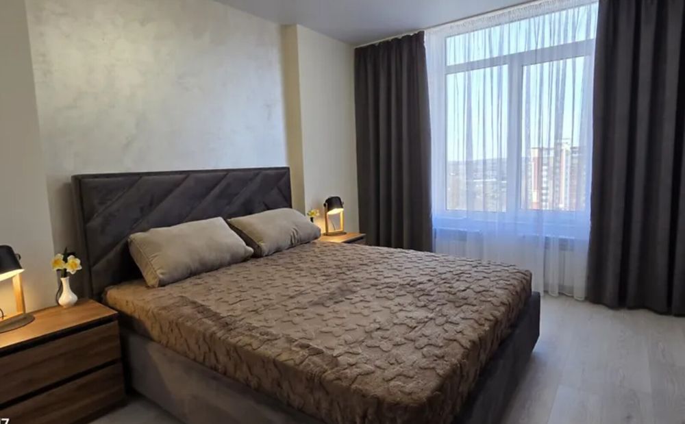 Продаж 3к квартири 75 кв. м на вул. Тролейбусна