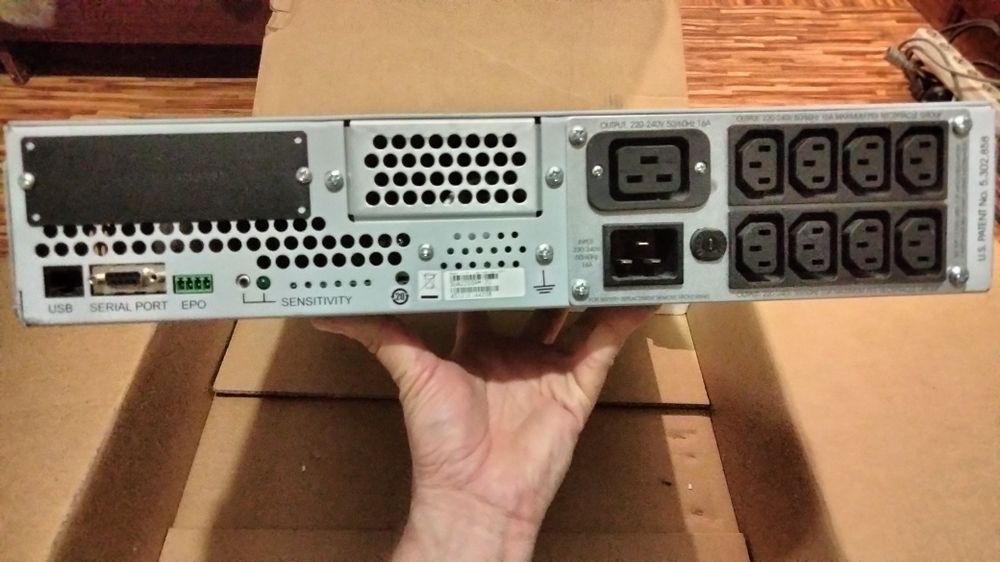 ИБП APC Smart-UPS  2200VA (SUA2200RMI2U)