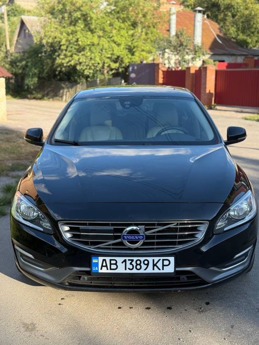 Volvo s60 2013 рік