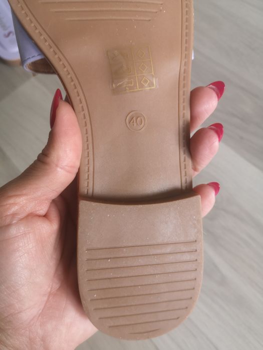 Klapki damskie, rozmiar 40