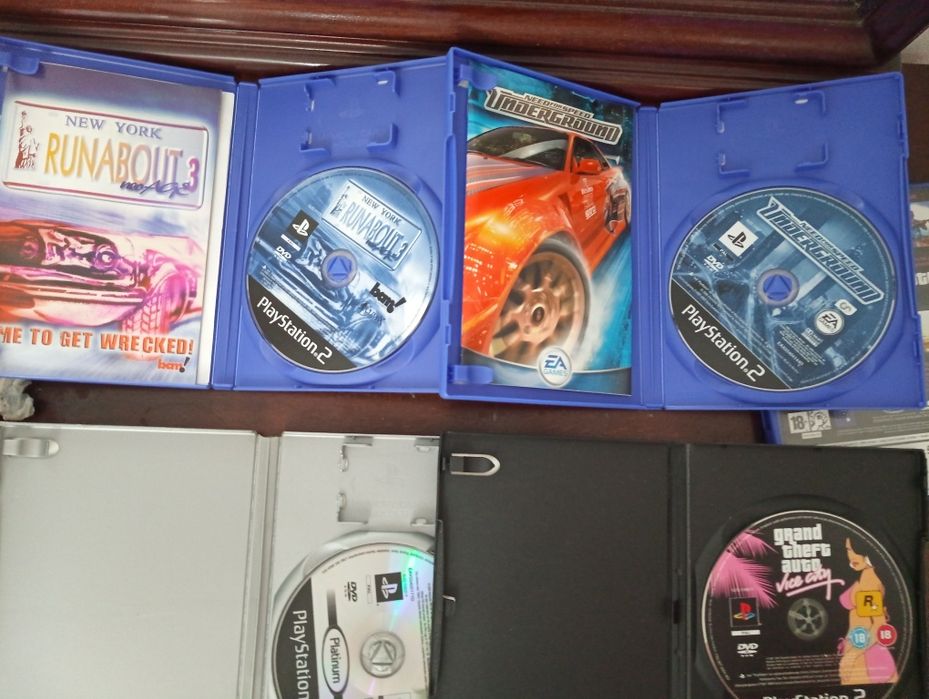 2 Jogos Playstacion 2 PS2	Jogos PS2 - Usados - Como novos*