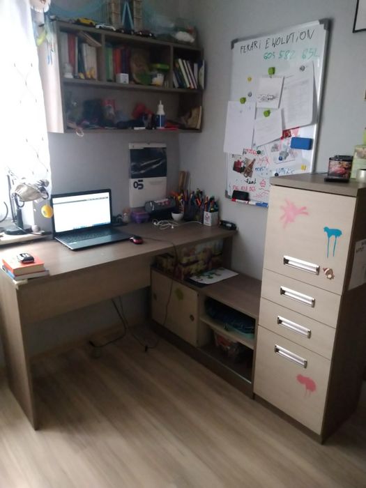 Biurko narożne z szafkami