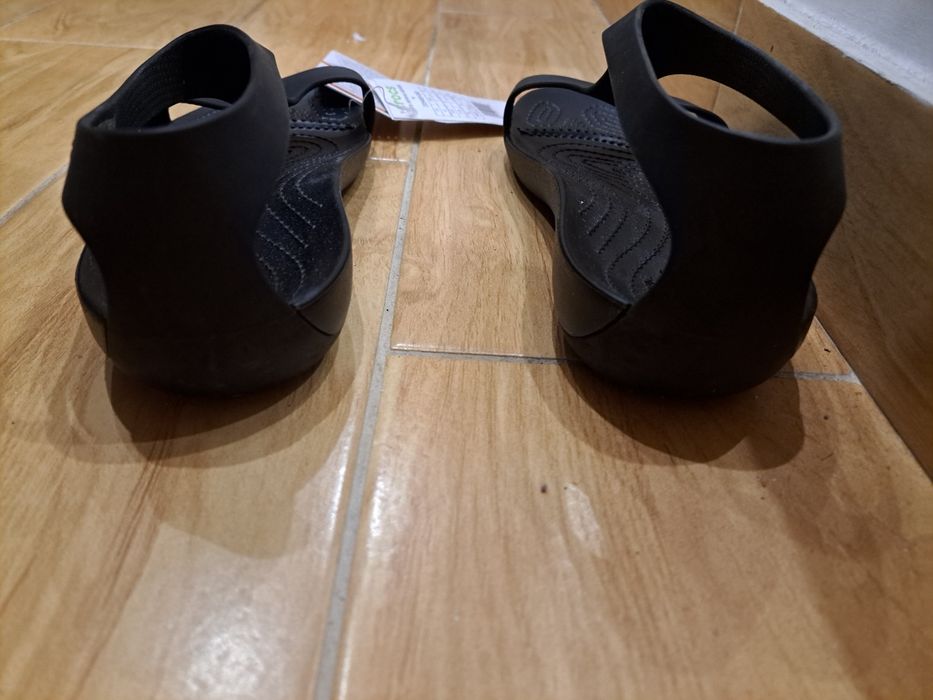 Crocs Serena W7 sandały nowe z metką