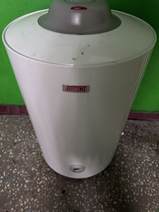 Працює але протикає