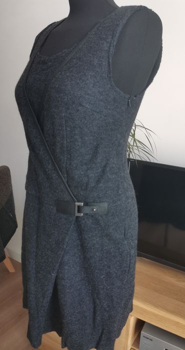 Krótka wełniana sukienka Promod