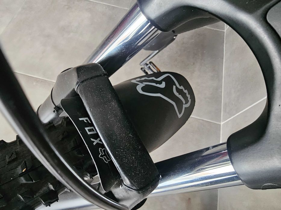 BTT GIANT ELETRICA COM FULL EXTRAS SEMI NOVA