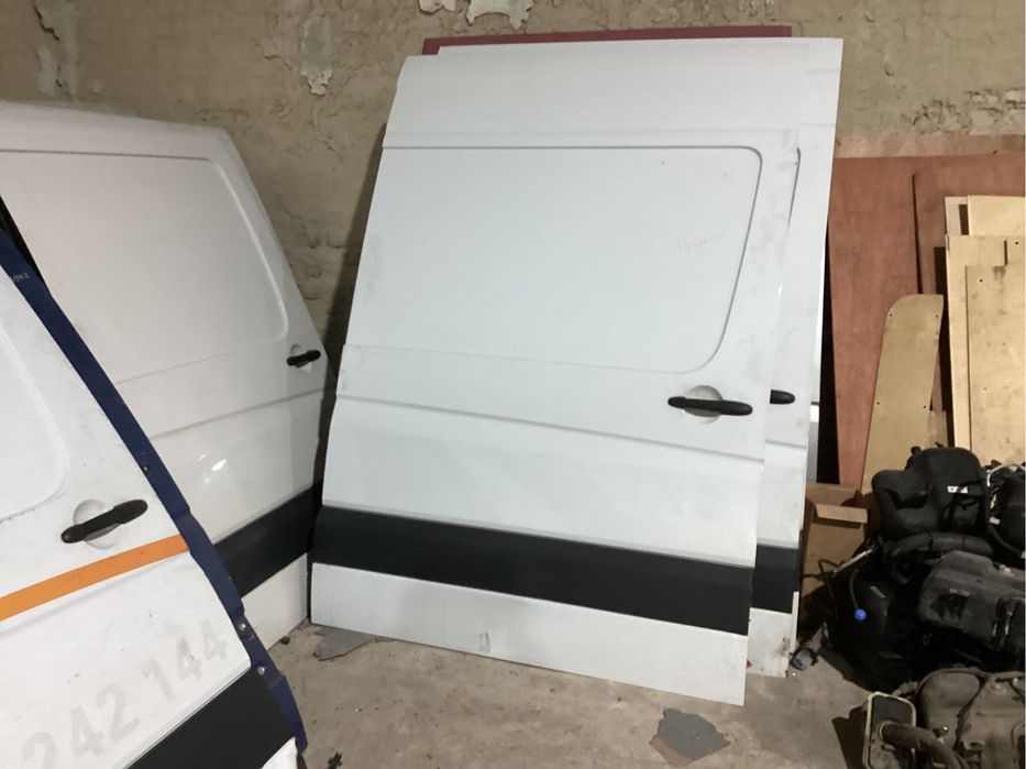 Дверка відсувна Mercedes Sprinter 906 Crafter Дверь Отсувная