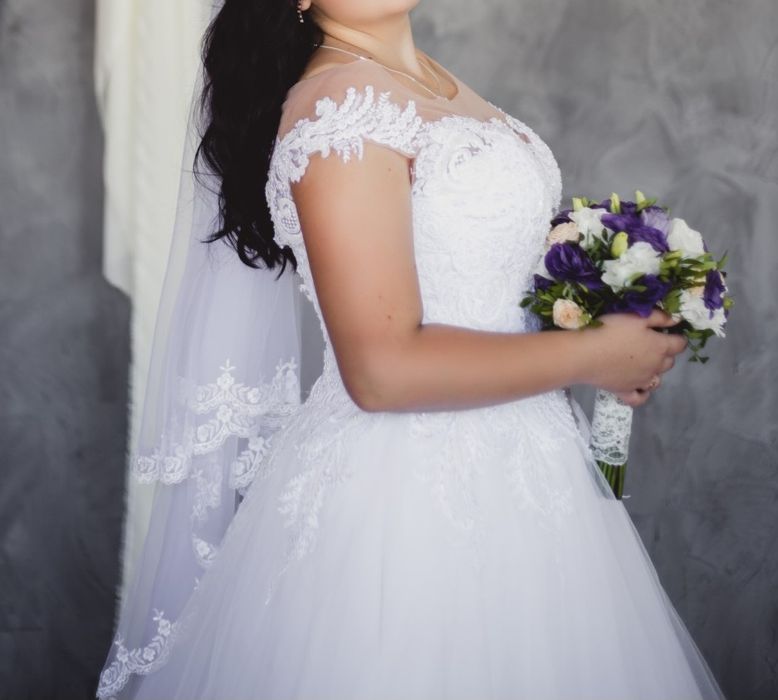 Продам весільну сукню