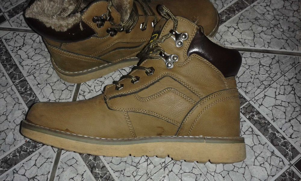Buty zimowe rozmiar 39 stan bdb