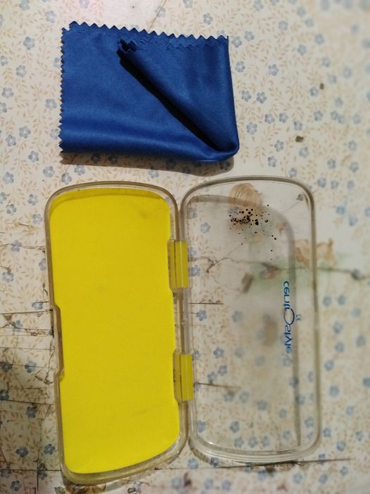 Vendo caixas de óculos bom estado