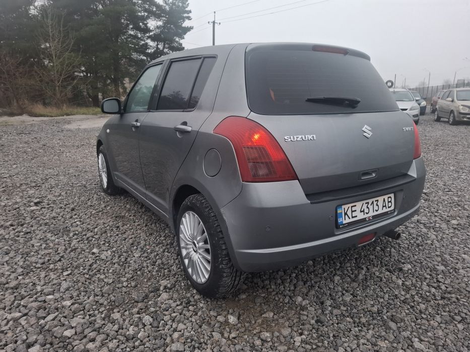 Гарне авто на автоматі