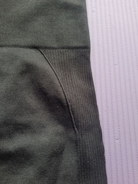 Czarne legginsy na siłownię push up M modelujace