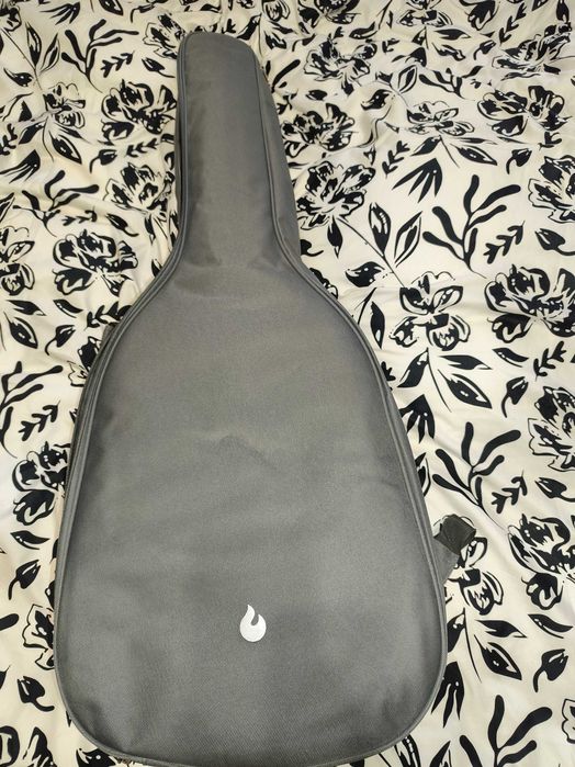Gitara Lava Me Play