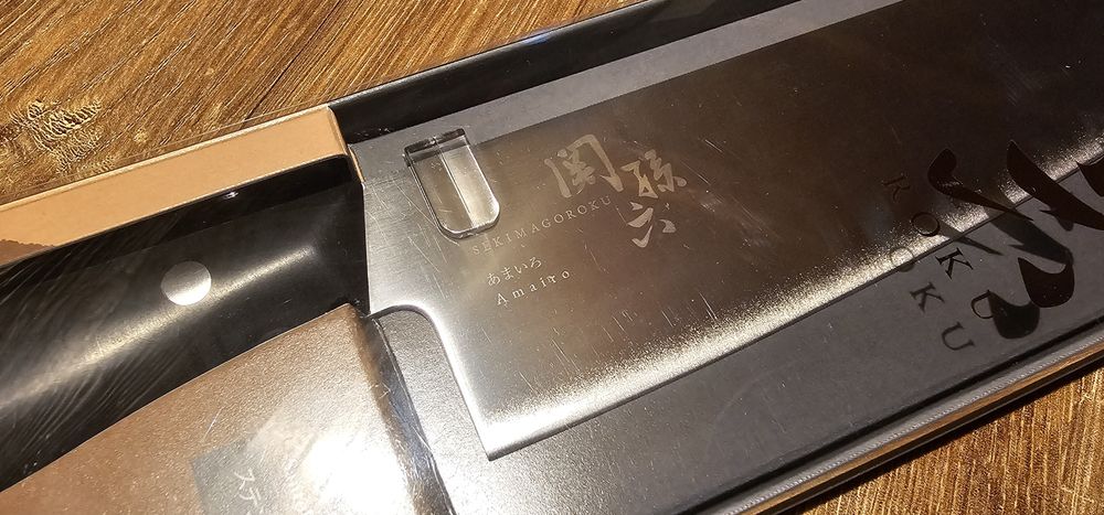 Nóż Kuchenny Japoński Seki Mago Roku Santoku  Kai Kitchen  Amairo