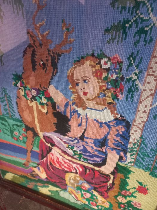 Вишита картина. Дівчина з оленем. 55 × 70 см