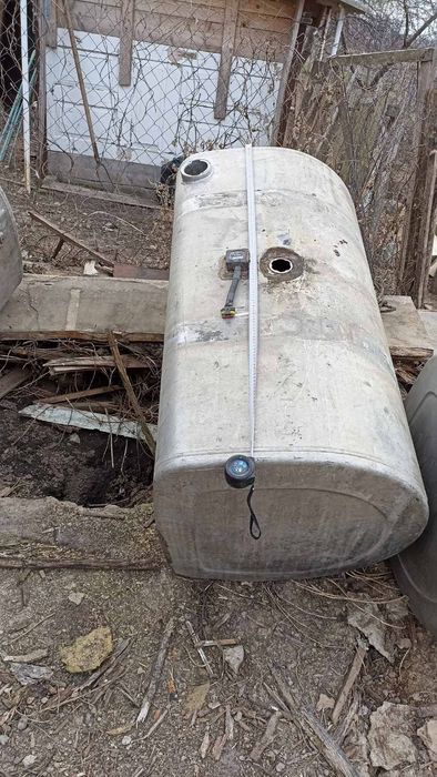 Бак паливний на тягач Daf, Volvo, Renault