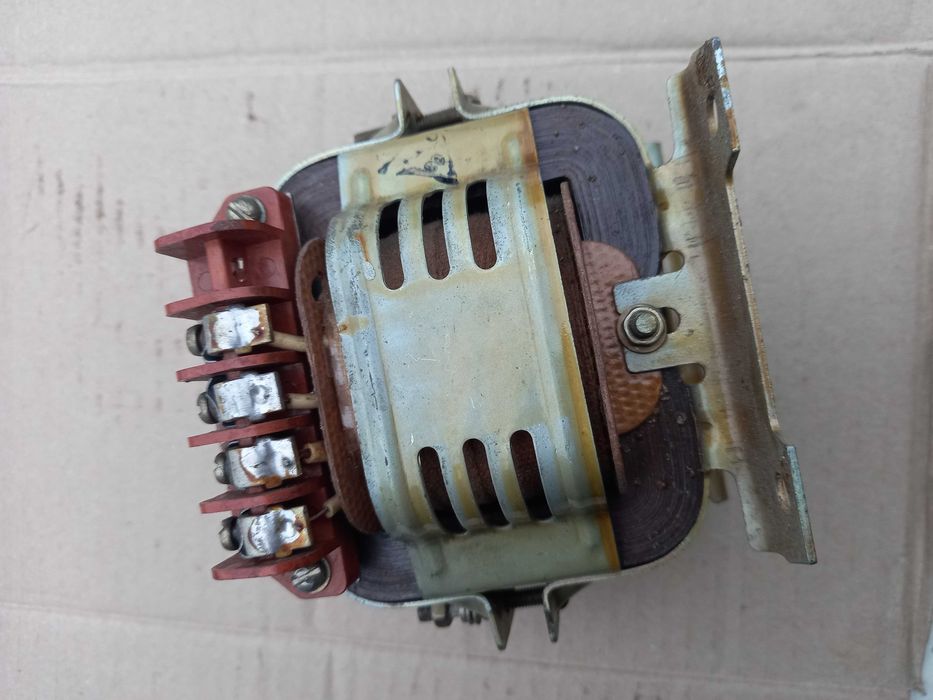 Трансформатор новий ссср