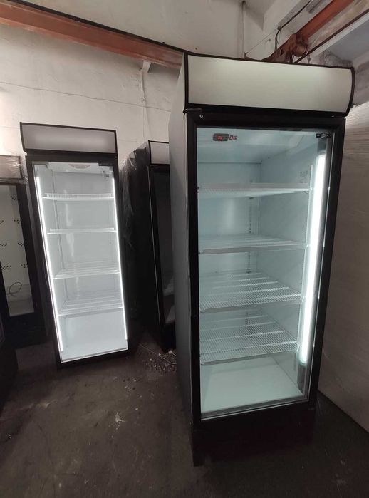 Холодильна шафа. Шкаф однодверний UBC Optima Black. Стан доглянутий