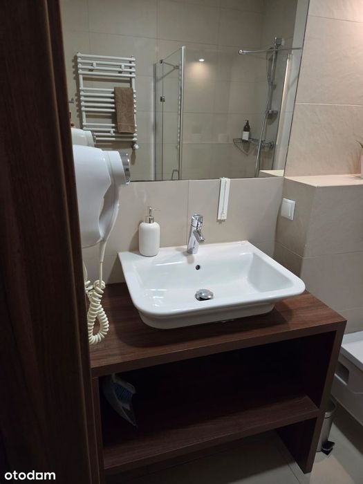 Apartament Studio przy Promenadzie Gwiazd 34 z miejscem parkingowym.