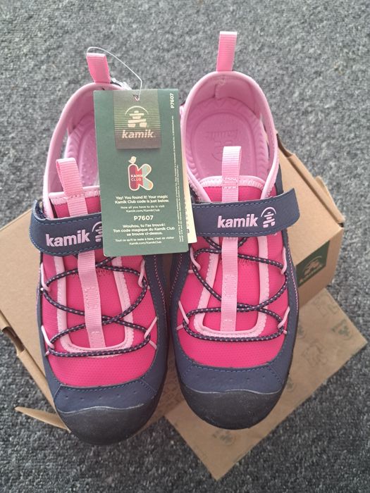 Sandały trekkingowe Kamik dla bliźniaczek 39