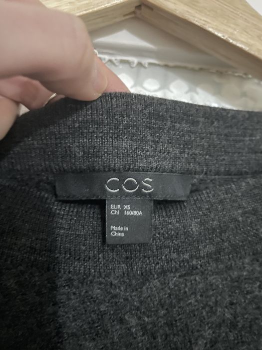 Camisola COS 100% lã