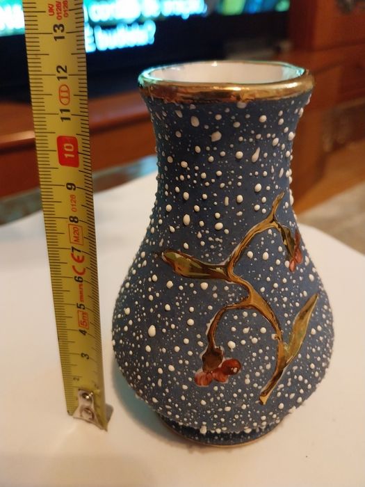 Faiança antiga de Aradas (Aveiro) com detalhes em dourado