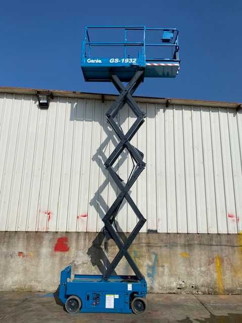 Plataforma Elevatoria Tesoura Eletrica Genie GS 1932 8 Metros