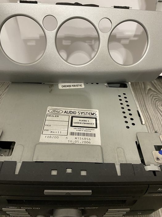 Штатная автомагнитола на автомобиль Ford Focus 2 2006 года
