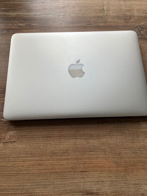 MacBook Pro A1502 z 2014 roku