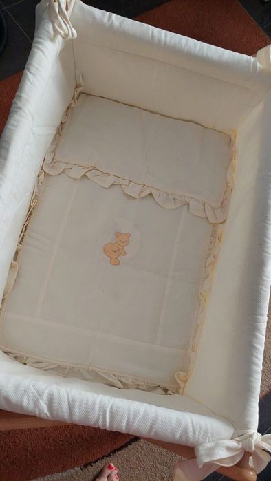 Mini Berço de madeira com rodas