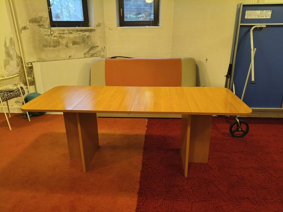 Super solidny stół z BRW rozkladany od 100 cm aż do  200 cm