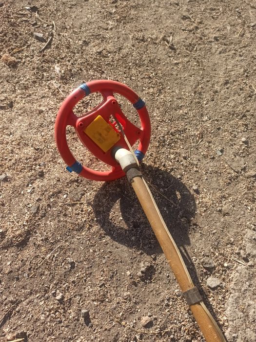 Метало шукач  щє е оддельно антенка