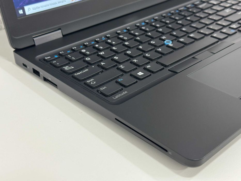 Ноутбук Dell Latitude 5580 15.6"/i5-7300U/8 або 16gb/256gb SSD