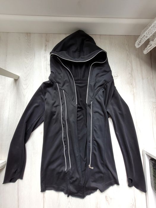 Bluza czarna z zamkiem i kapturem M