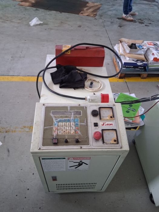 Electroerosão  Perfuração Rápida