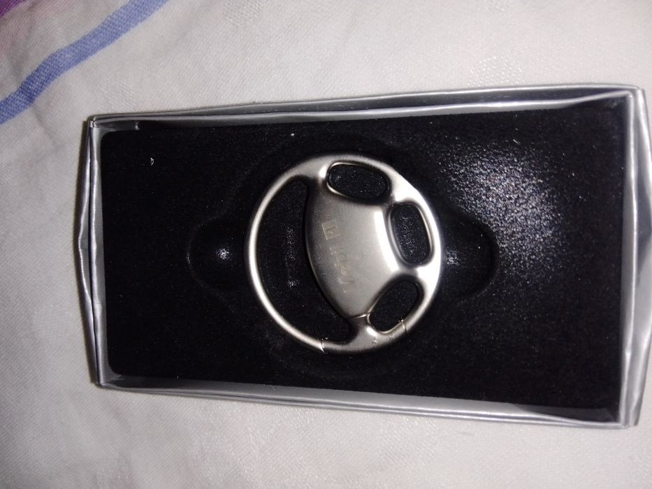 Брелок для ключів Mobil новий