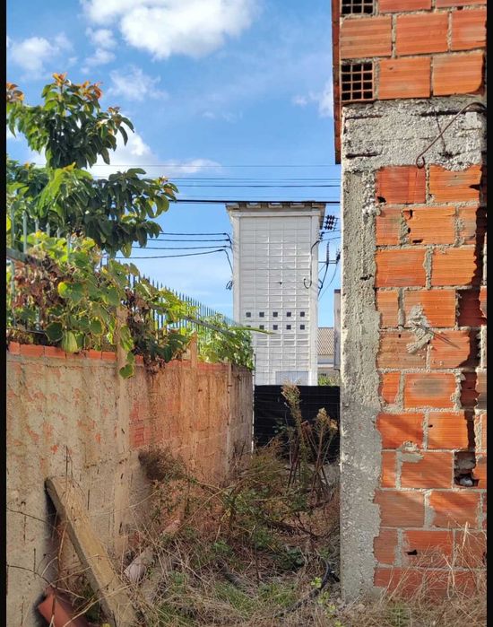 Terreno com Construção