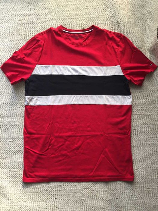 T-Shirt -- Tommy Hilfiger -- Tam. L  ( Unisexo )