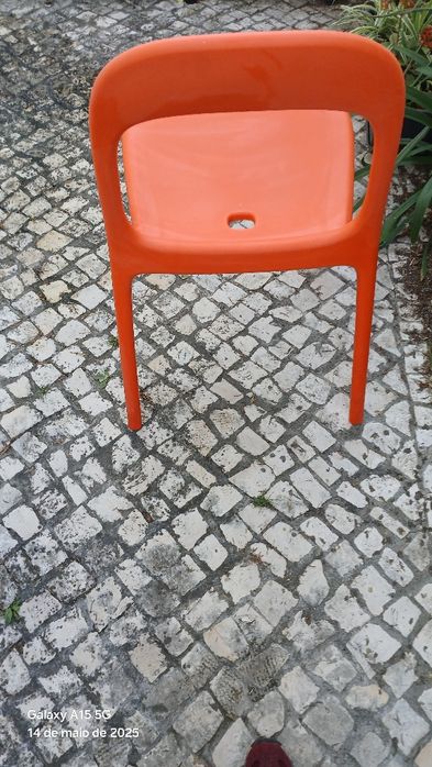 Vendo Cadeira URBAN cor Laranja Ikeia