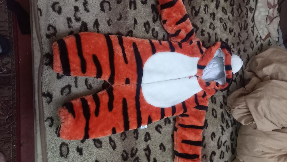 Плюшевий тигреня