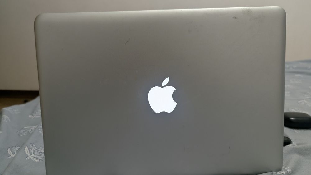 MAC Book Pro 13 inch ( MID 2012)