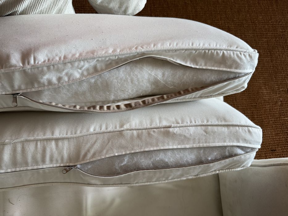 Sofá de 2 lugares branco em excelente estado – muito confortável