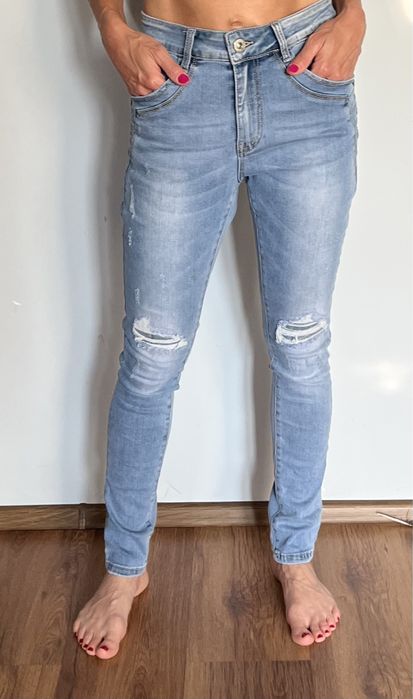 NOWE SUPER Dżinsy z dziurami skinny rurki wysoki stan s xs M