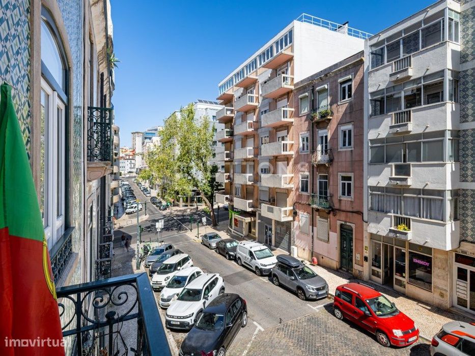 Venda Apartamento T3 , 112 m2 Renovado Varanda, Estefânia - Lisboa