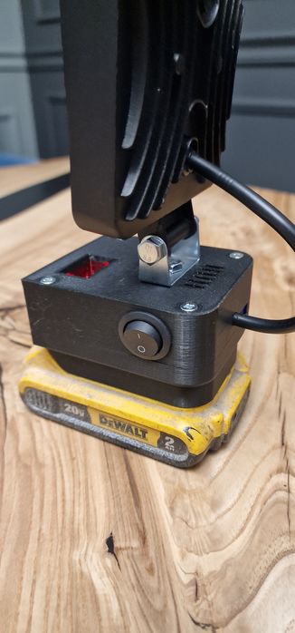 Lampa Dewalt Led ładowarka USB